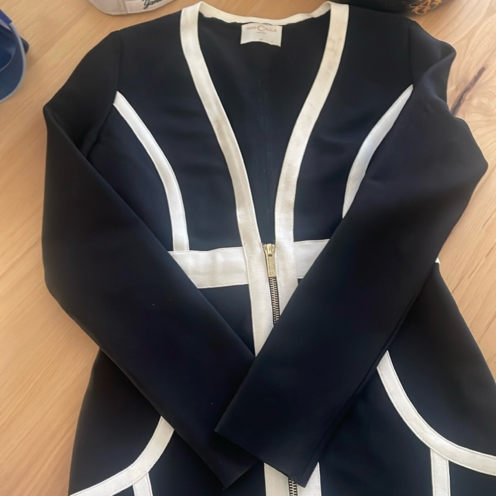 MISSCIRCLE Womens black and white bandage dress brand new medium fits size 4-6